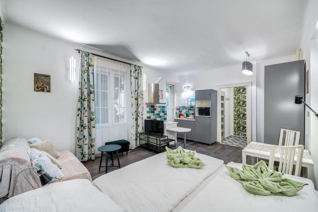 Danube Bank Hideaway Apartment บูดาเปสต์ ภายนอก รูปภาพ